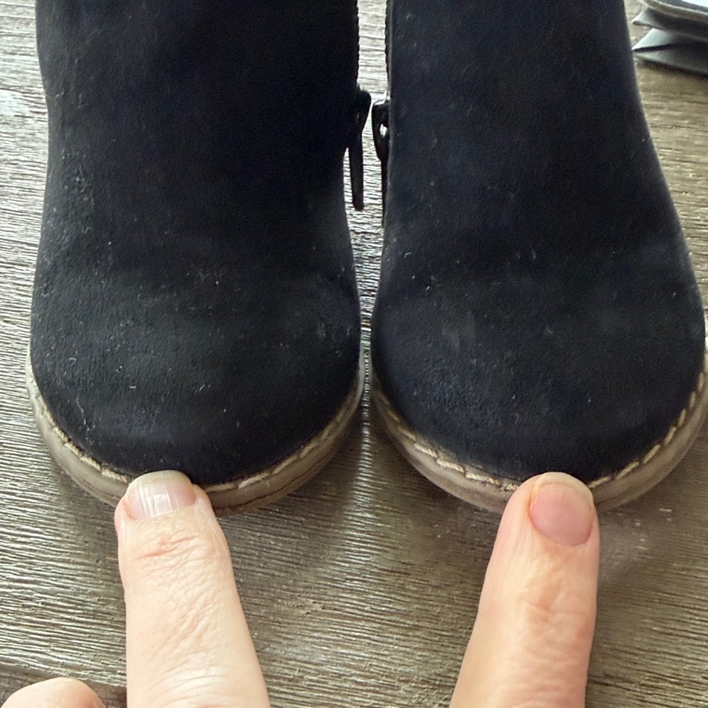 GAP Black Scalloped Ankle Boots for Kids - Picture 8 of 12
